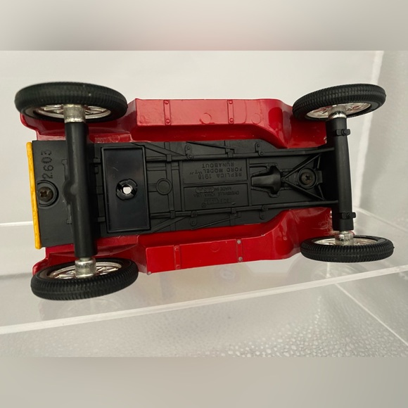 “Arm & Hammer” Vintage 1918 Ford Runabout Car Bank - Picture 5 of 6